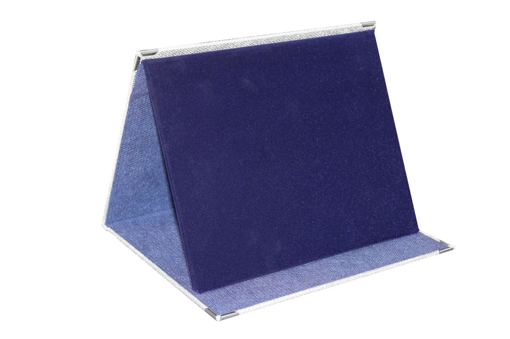 SILVER AND BLUE PLAQUE BOX 21X17
